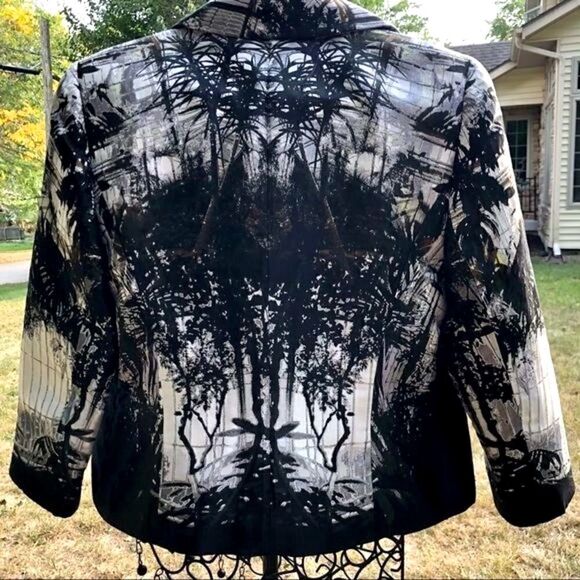 ESCADA BREANNA BLACK/WHITE ABSTRACT PRINT SILK BLAZER/JACKET M/L - Picture 5 of 12